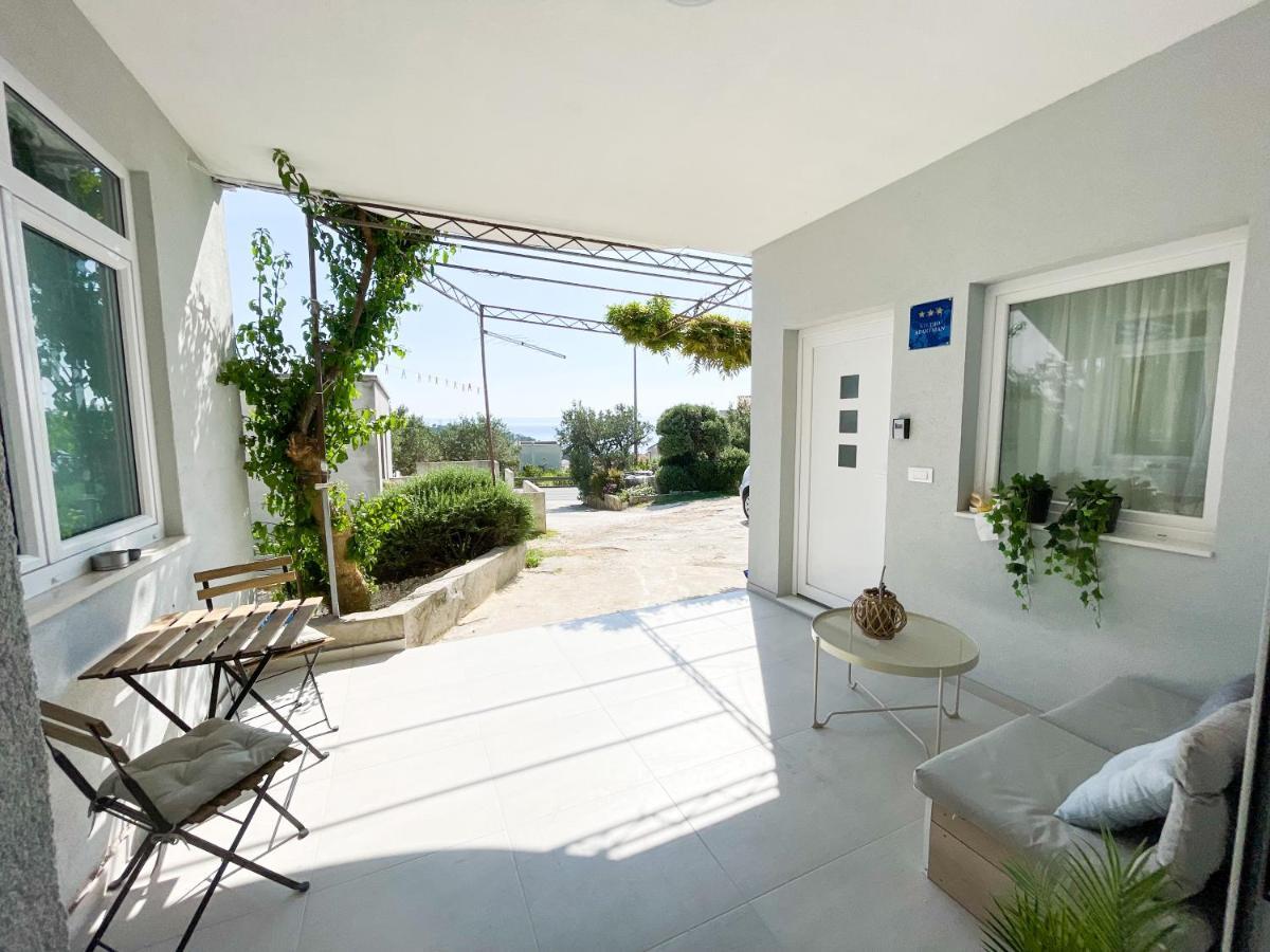 Modern Studio Overlooking Downtown Makarska Exterior foto