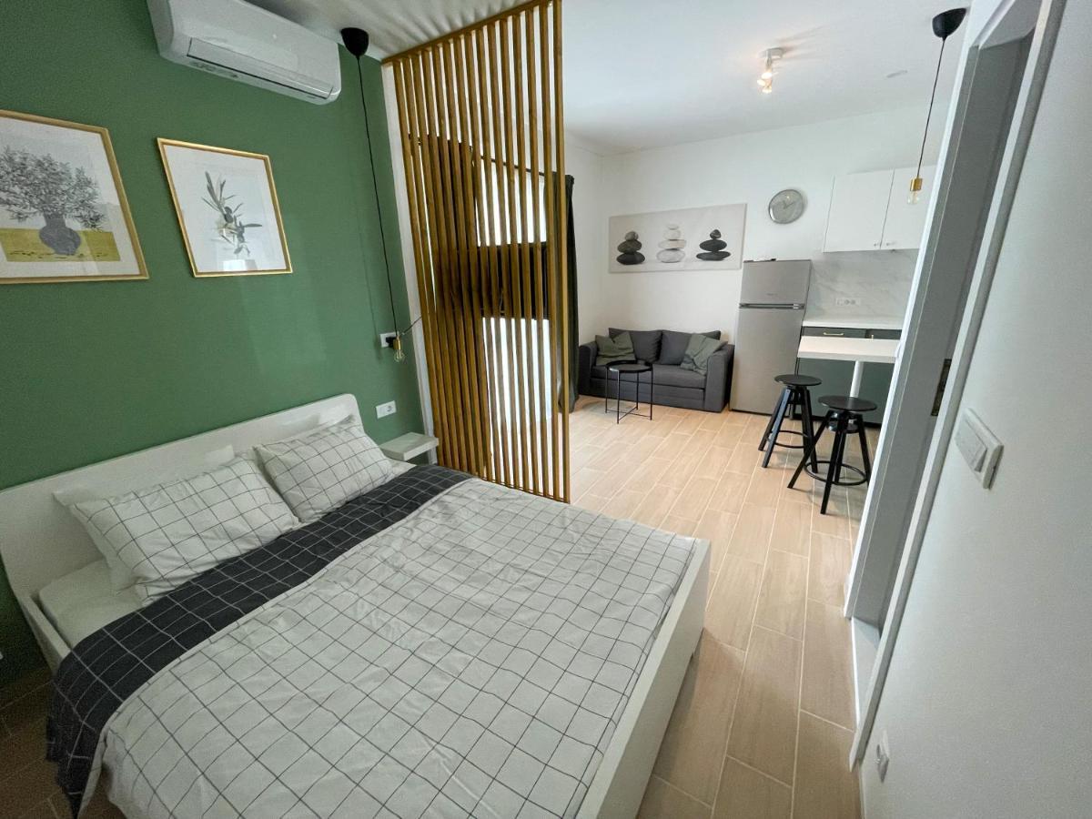 Modern Studio Overlooking Downtown Makarska Exterior foto